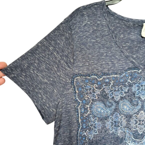 CATO V-Neck Elephant Print T-Shirt Short Sleeves Women's Size Large - Picture 5 of 7